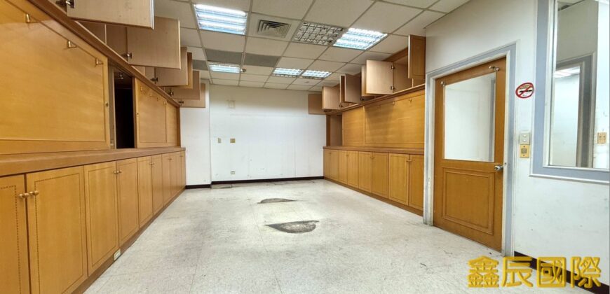 B06896 租~新莊輔大捷運廠辦